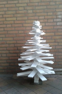 houten-kerstboom-100cm-gelakt